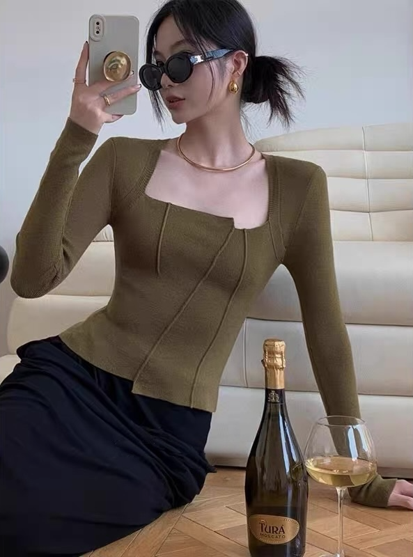 フレンチスクエアネックトップ